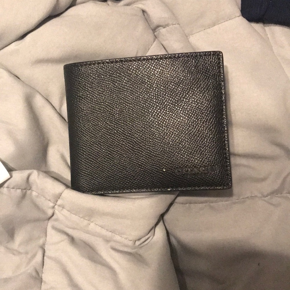 Authentic 2017 Coach Wallet in great condition